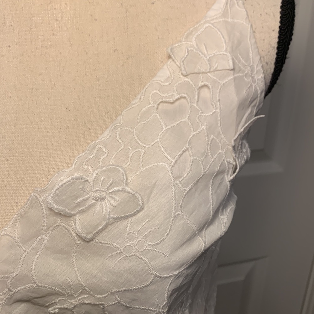 Ginger + Smart Myriad Floral Embroidered Top - Picture 3 of 10